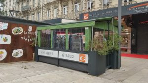 Terrasse fermée avec store